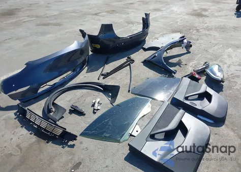 2022 Tesla Model Y Performance Dual Motor All-Wheel Drive z USA, uszkodzony, nr VIN 7SAYGDEF5NF404605